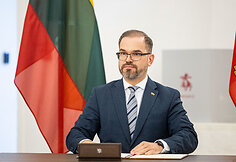 Pasirašyti susitarimai su Lazdijų ir Jurbarko rajono savivaldybėmis dėl poligonų
