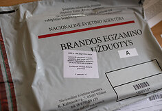 Abiturientai laiko valstybinį matematikos egzaminą
