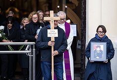 Į paskutiniąją kelionę išlydima poetė Violeta Palčinskaitė