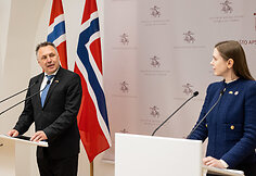 Tore O. Sandvik, Dovilė Šakalienė