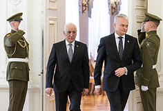 Vaagnas Chačaturianas, Gitanas Nausėda