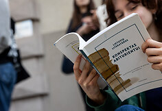 Vilniaus Antakalnio gimnazijoje laikomas lietuvių kalbos ir literatūros brandos egzaminas