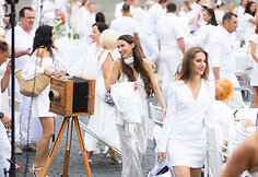 Vilniuje de&scaron;imtą kartą surengta &bdquo;Le Diner en Blanc&ldquo; vakarienė