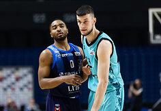Brandon Childress, Matas Jogėla