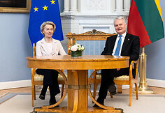Ursula von der Leyen, Gitanas Nausėda