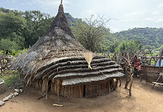 Larim gentis, Pietų Sudanas