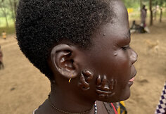 Larim gentis, Pietų Sudanas
