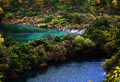 Dziudžaigou (Jiuzhaigou) nacionalinis parkas Kinijoje