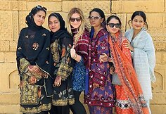 Pakistanas