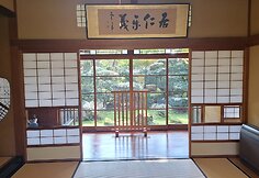 Senieji namai