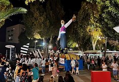 Tas ponas centre &ndash; festivalio simbolis