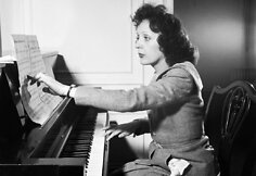  Edith Piaf