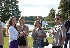 Garsenybių linksmybės kupole