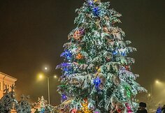 Skaudvilėje įžiebta Kalėdų eglė