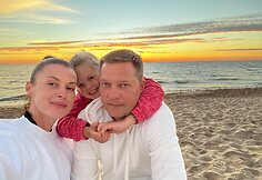 Laura Imbrasienė su vyru Gediminu ir dukra Saule Sofija
