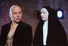 Vytautas Anužis &ndash; Nepažįstamasis, Nelė Savičenko &ndash; Abatė. August Strindberg, &bdquo;Kelias į Damaską&ldquo;, rež. Oskaras Kor&scaron;unovas, Klaipėdos dramos teatras, 2007
