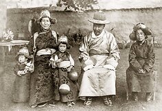 Dalai Lama. Nuotraukos i&scaron; knygos &bdquo;Jo &Scaron;ventenybė XIV Dalai Lama. Iliustruota biografija&ldquo;