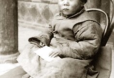 Dalai Lama. Nuotraukos i&scaron; knygos &bdquo;Jo &Scaron;ventenybė XIV Dalai Lama. Iliustruota biografija&ldquo;