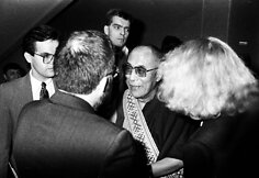 Dalai Lamos susitikimas su Vytautu Landsbergiu Auk&scaron;čiausioje Taryboje. 1991 m. Nuotr. aut. Valentinas Juraitis (Vyzdys)
