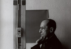 Dailininkas Pietas Mondrianas, Niujorkas, 1942 m. &copy; 1942 Arnold Newman. Getty Images