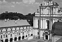 Vilniaus universiteto kiemas ir &Scaron;v.Jonų bažnyčia