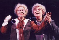 Scena i&scaron; spektaklio &bdquo;Donja Rosita, arba Gėlių kalba&ldquo;, 2003
