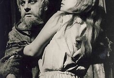 Scena i&scaron; spektaklio &bdquo;Grasos namai", 1970