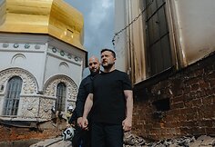 Volodymyras Zelenskis apsilankė Rusijos atakuotoje Kyjivo Pečorų lauroje