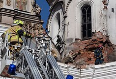 Volodymyras Zelenskis apsilankė Rusijos atakuotoje Kyjivo Pečorų lauroje