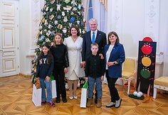 Kalėdų eglės įžiebimas prezidentūroje