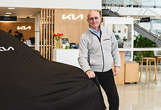 Arūnas Valinskas su nauju automobiliu