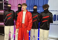 Silvester Belt prie&scaron; &bdquo;Eurovizijos&ldquo; finalą