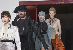Samas Smithas mados namų Vivienne Westwood pristatyme