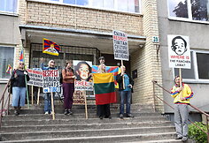 Piketas prie Kinijos ambasados