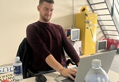 V. Mikaitis pakvietė pasižvalgyti po jo biurą: čia jaučiuosi kaip „Apple“ įkūrėjas