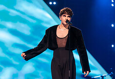 Rokas Yan