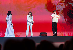 Monika Liu, Pijus Opera