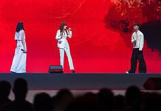 Monika Liu, Pijus Opera