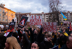Protestas ,,&Scaron;alin rankas nuo laisvo žodžio&ldquo;