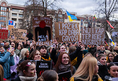 Protestas ,,&Scaron;alin rankas nuo laisvo žodžio&ldquo;