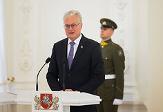 Prezidentūroje suteiktas kontradmirolo laipsnis flotilės admirolui Giedriui Premeneckui ir generolo majoro laipsnis brigados generolui Žilvinui Gaubiu