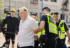 Performansas &bdquo;Spalvos su&scaron;ildo&ldquo;