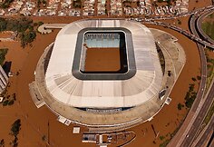 Po liūčių apsemtas stadionas Porto Alegrėje, Brazilijoje