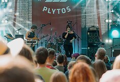 Uostamiestyje &bdquo;&Scaron;vyturys BHouse&ldquo; erdvėje o&scaron;ė skonių ir muzikos jūra: į Aludarių dienos festivalį susirinko tūkstančiai
