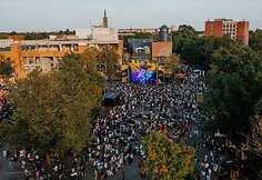Uostamiestyje &bdquo;&Scaron;vyturys BHouse&ldquo; erdvėje o&scaron;ė skonių ir muzikos jūra: į Aludarių dienos festivalį susirinko tūkstančiai