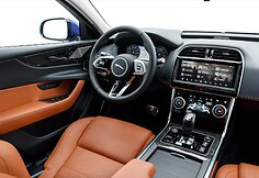 Jaguar XE interjeras
