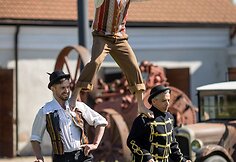 Milijonai žiedų, spektakliai ir stingdantys kraują cirko triukai &ndash; didžiausiame &scaron;ios vasaros festivalyje