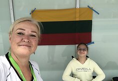 Paralimpietės, plaukikės Gabrielės tėvų rūpestis virto stiprybe: aplinka gali arba sukurti žmogaus pasitikėjimą, arba jį sugriauti