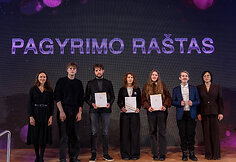 Mokslų akademijoje apdovanoti Lietuvai tarptautinėse olimpiadose atstovavę mokiniai
