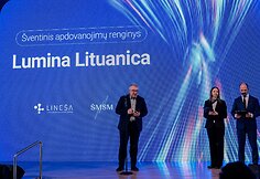 Mokslų akademijoje apdovanoti Lietuvai tarptautinėse olimpiadose atstovavę mokiniai